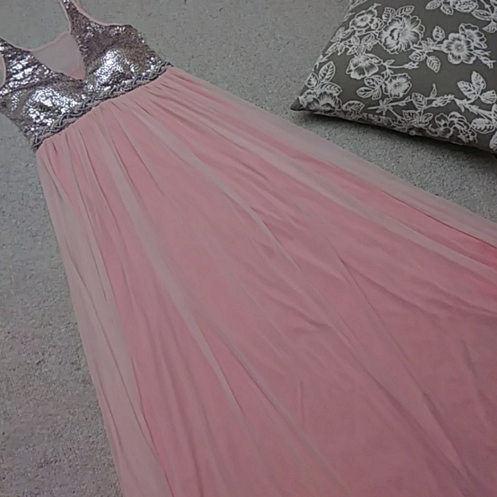Beautiful Formal Flowy Prom Dress